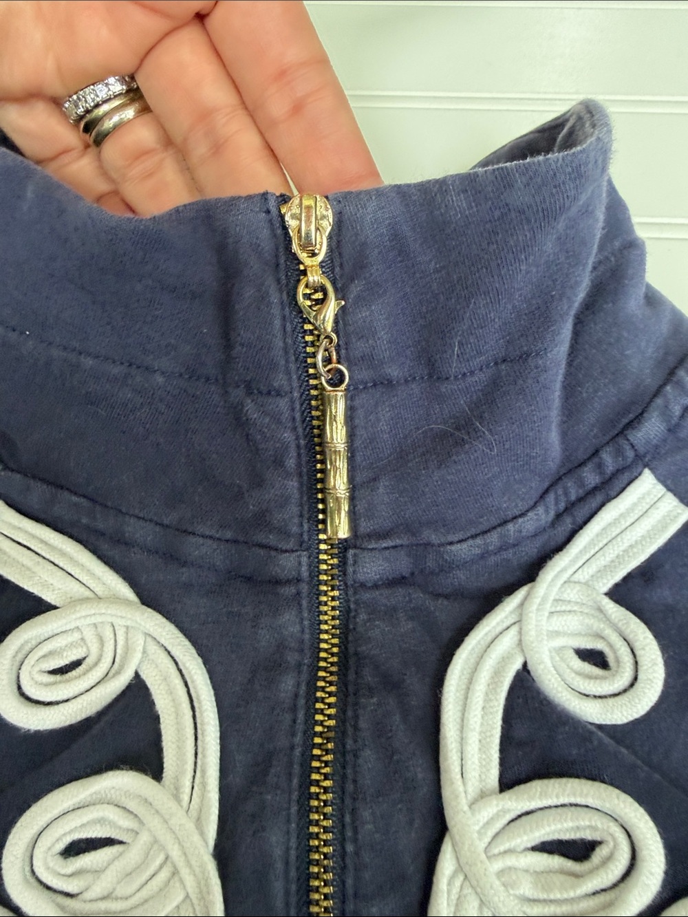 (030)Lilly Pulitzer Navy Soutache Half Zip Pullover Sweatshirt Small - Picture 3 of 11